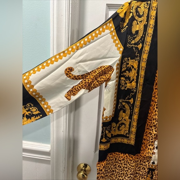 Pretty Little Thing Black Leopard Print Satin Oversized Shirt Size Small NWT - Picture 7 of 9